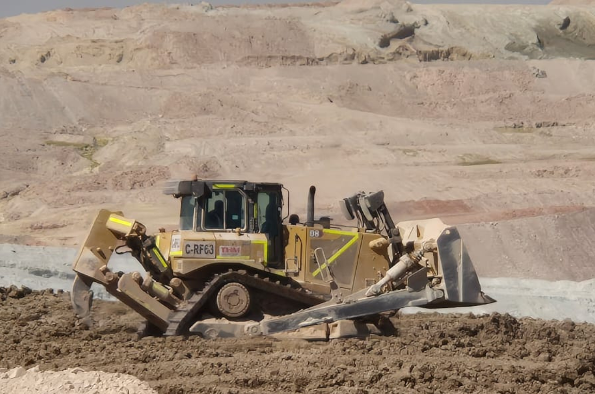EQUIPOS DE MOVIMIENTO DE TIERRA PARA APOYO OPERACIONAL